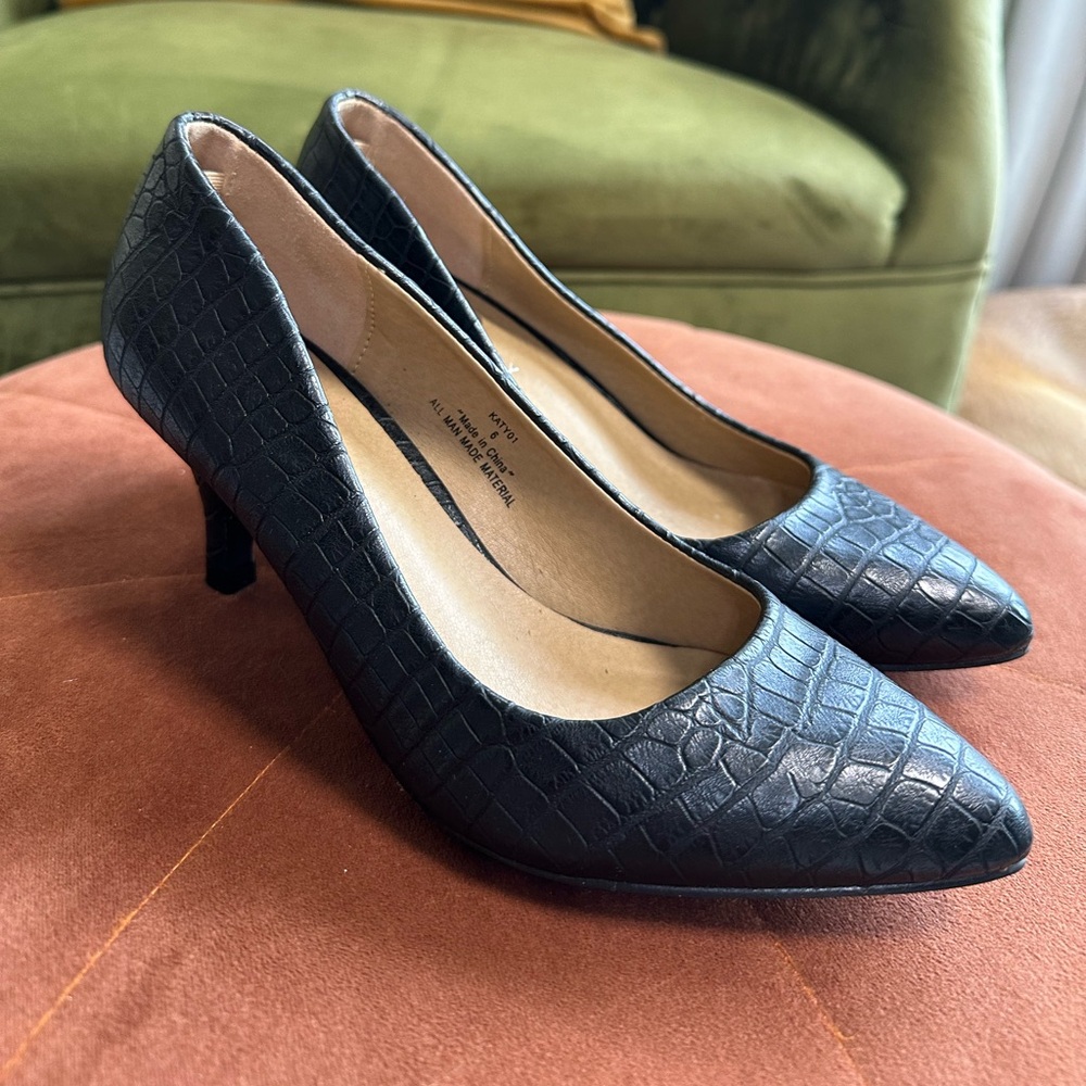 Riverberry Katy Kitten Heel Pumps Black Croc Size 6